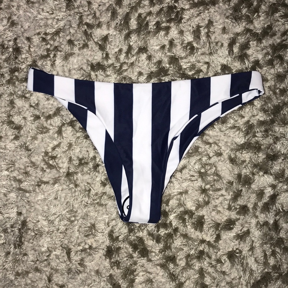 NAVY/WHITE STRIPED BIKINI BOTTOMS